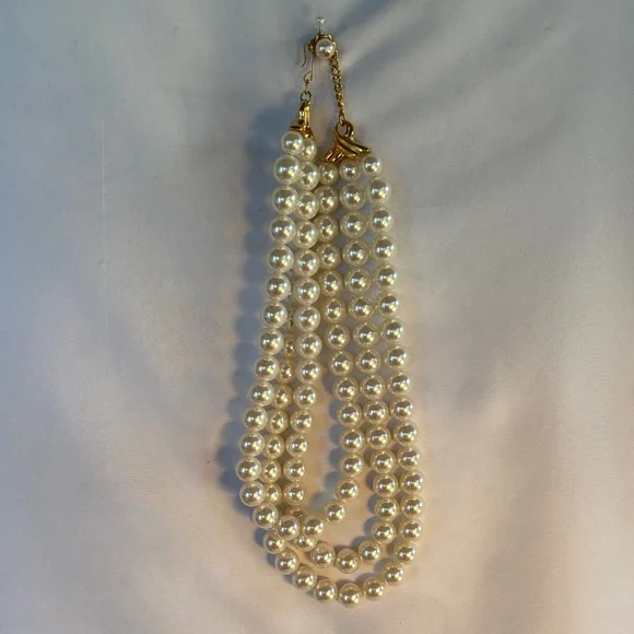BRAND NEW “OPEARL QATAR ELEGANT CREAM PEARL NECKLACE - Picture 3 of 9